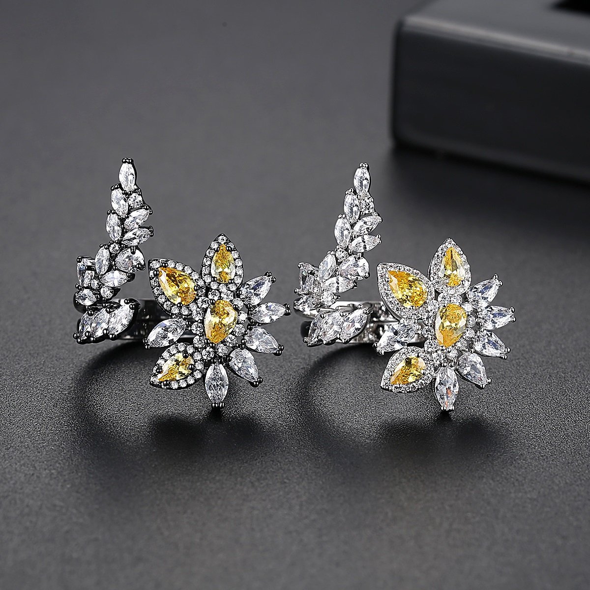 WR340 - White Adjustable Ring