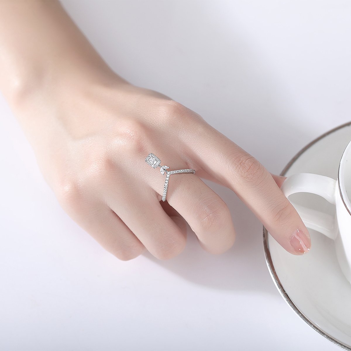 WR372 Silver Luxury Ring for Women — image 3