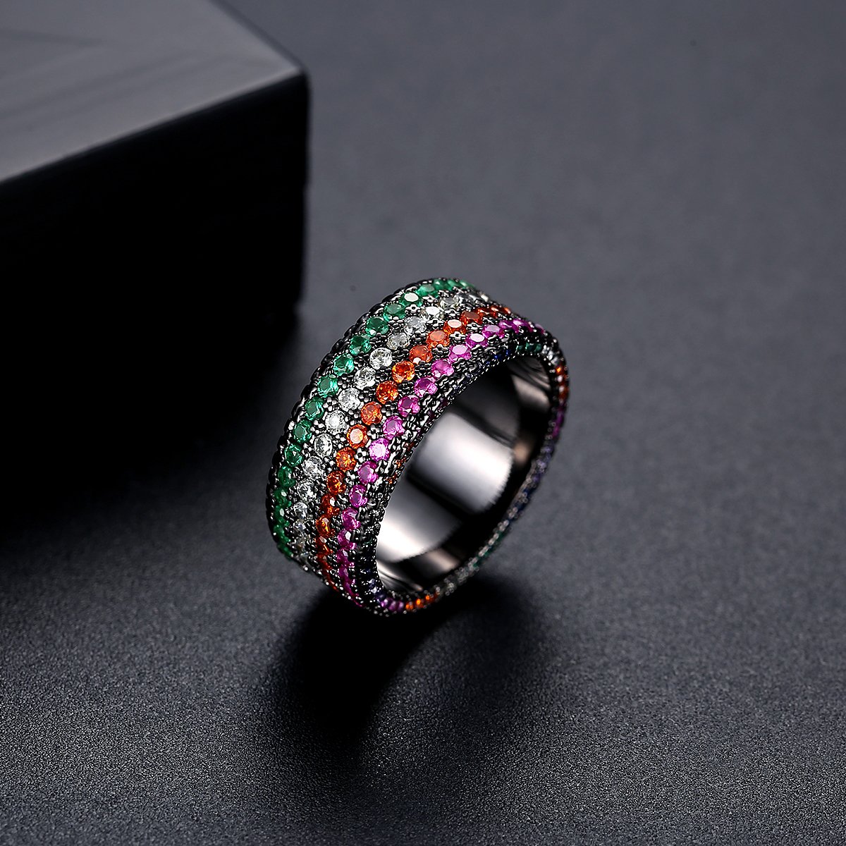 WR400 Luxury Ring Classic Band for Women