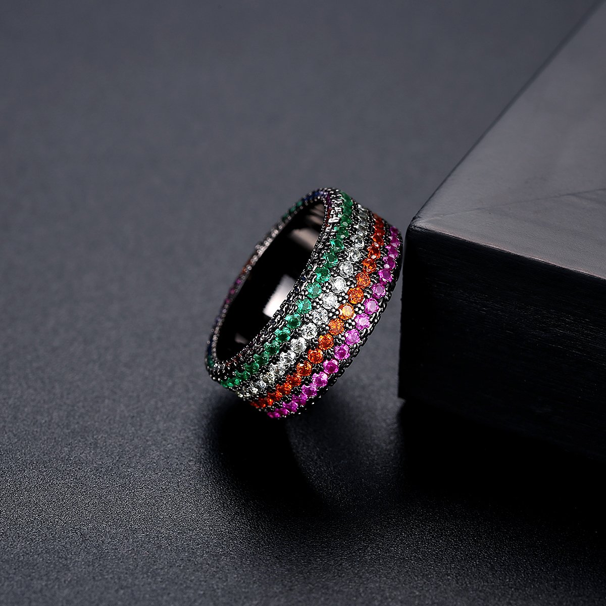 WR400 Luxury Ring Classic Band for Women — image 5