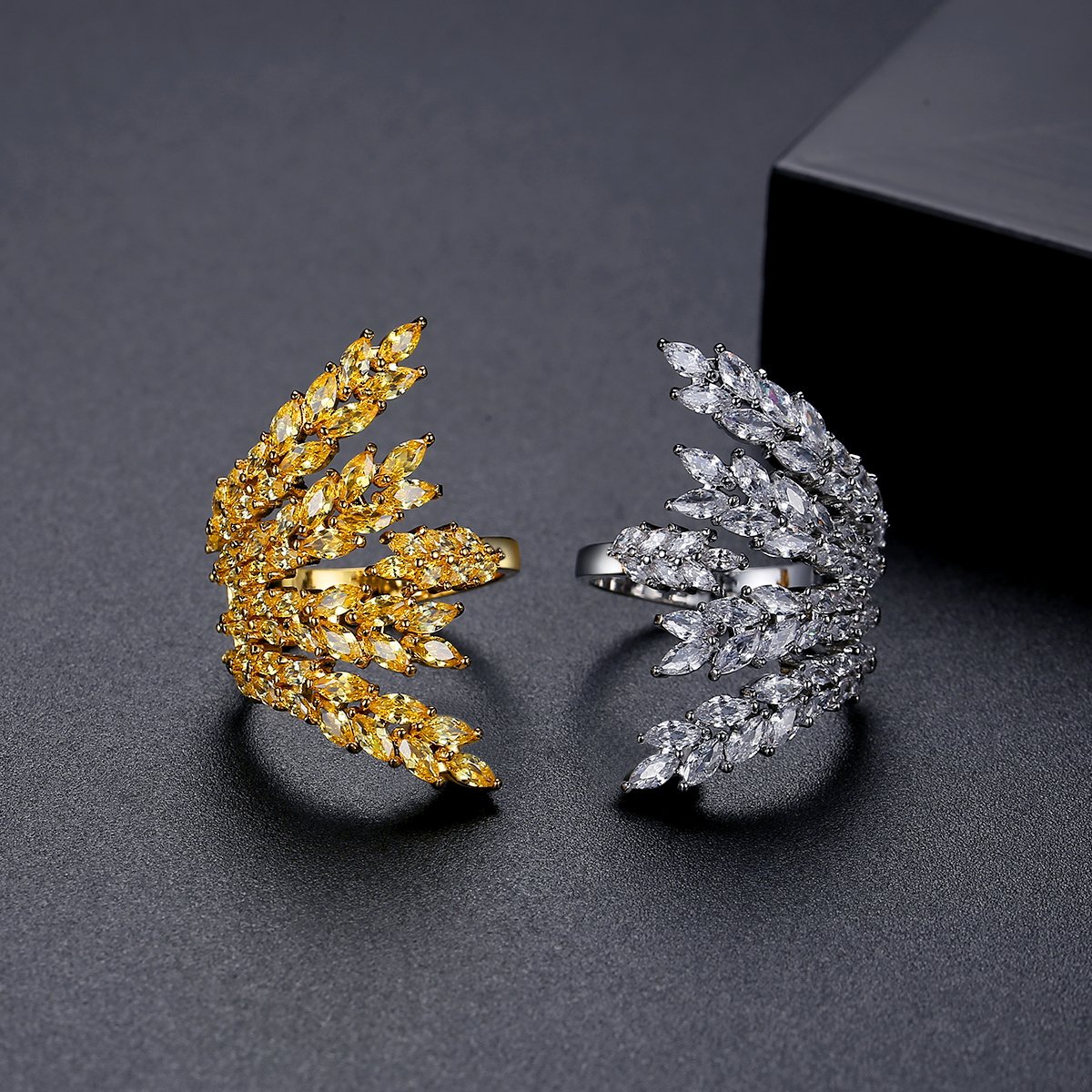 WR413 Golden Luxury Ring for Women (Adjustable Ring)