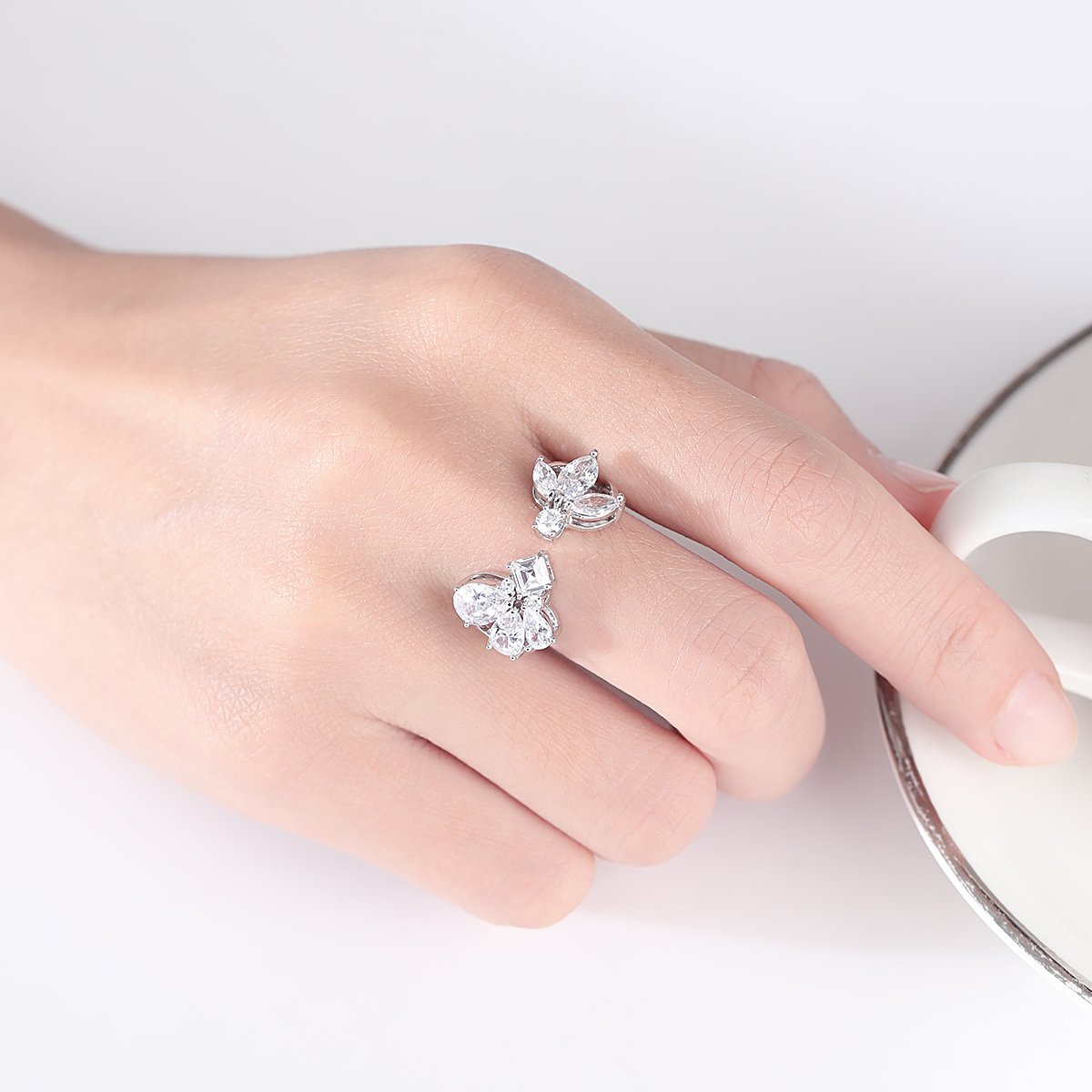 WR414 White Luxury Ring for Women — image 4