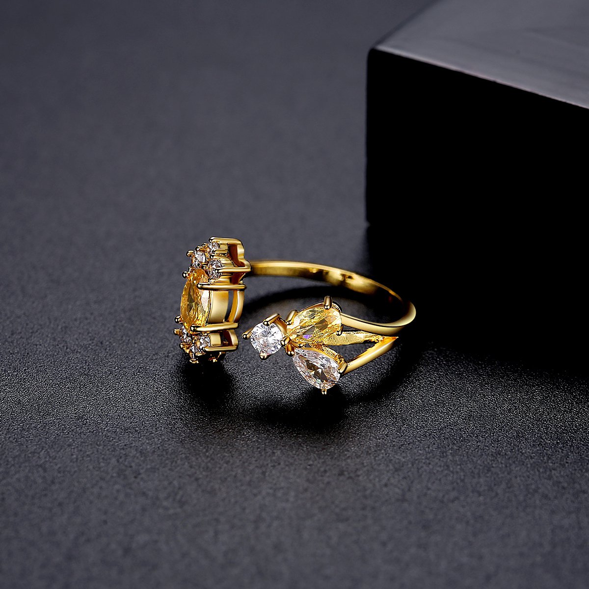 WR420 Golden Luxury Ring for Women