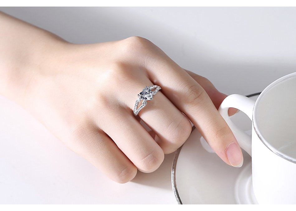 WR436 White Luxury Ring for Women — image 4