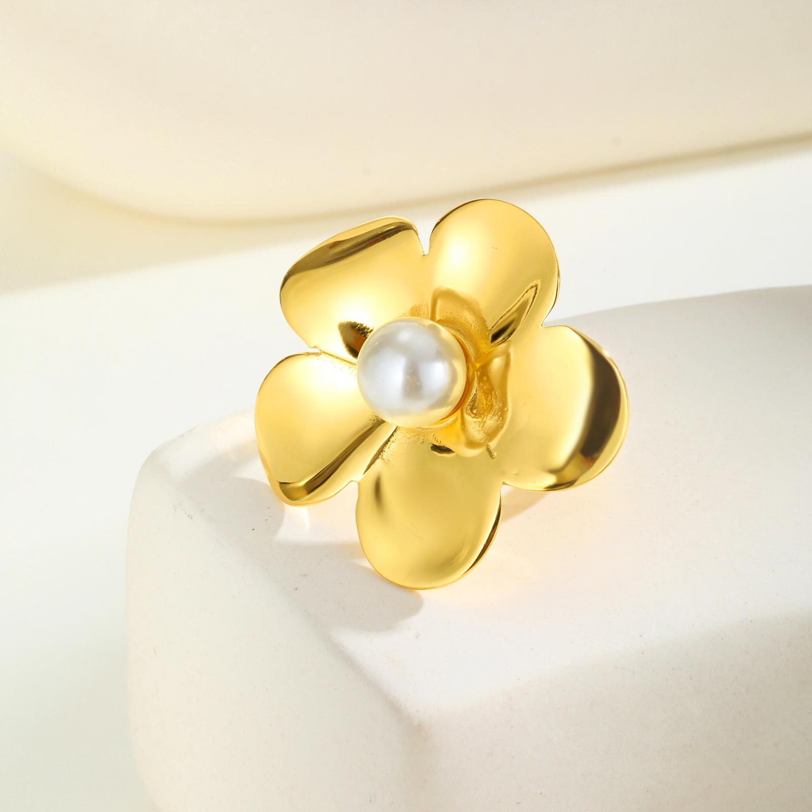 WR470 Golden Luxury Ring for Women — image 5