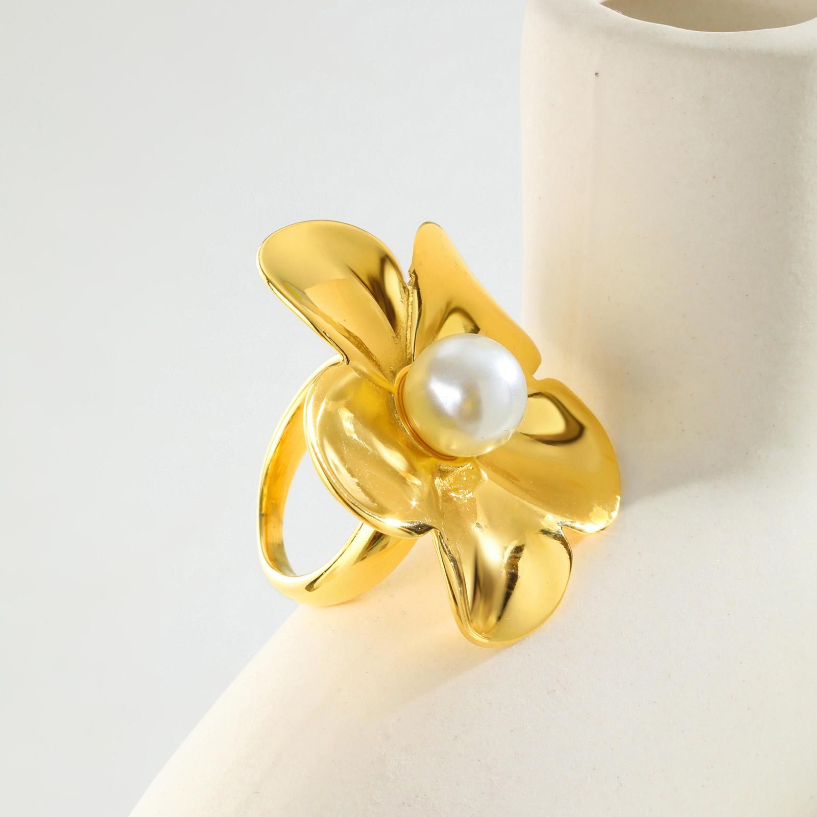 WR470 Golden Luxury Ring for Women — image 7