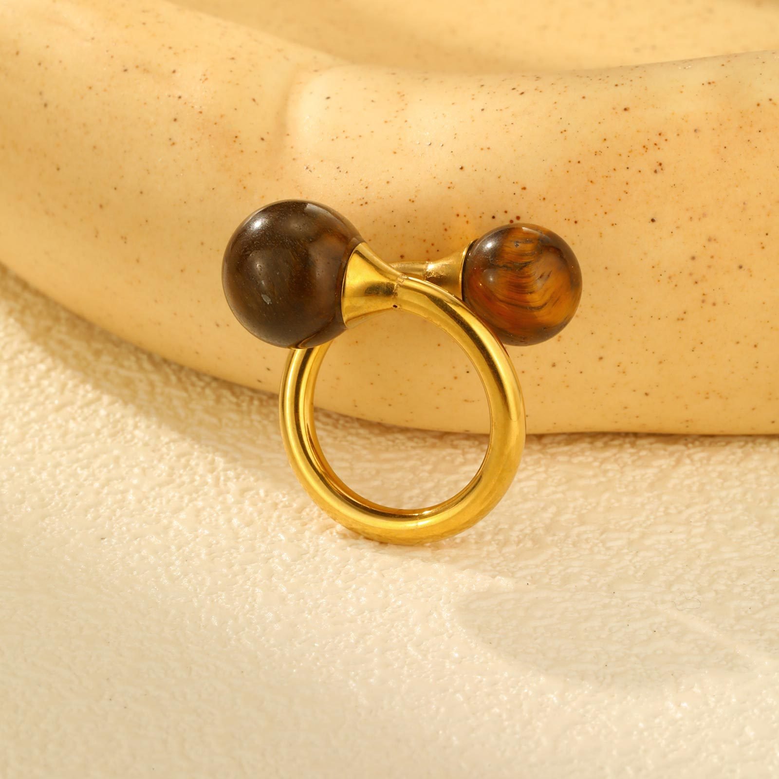 WR472 Golden Luxury Ring for Women — image 5