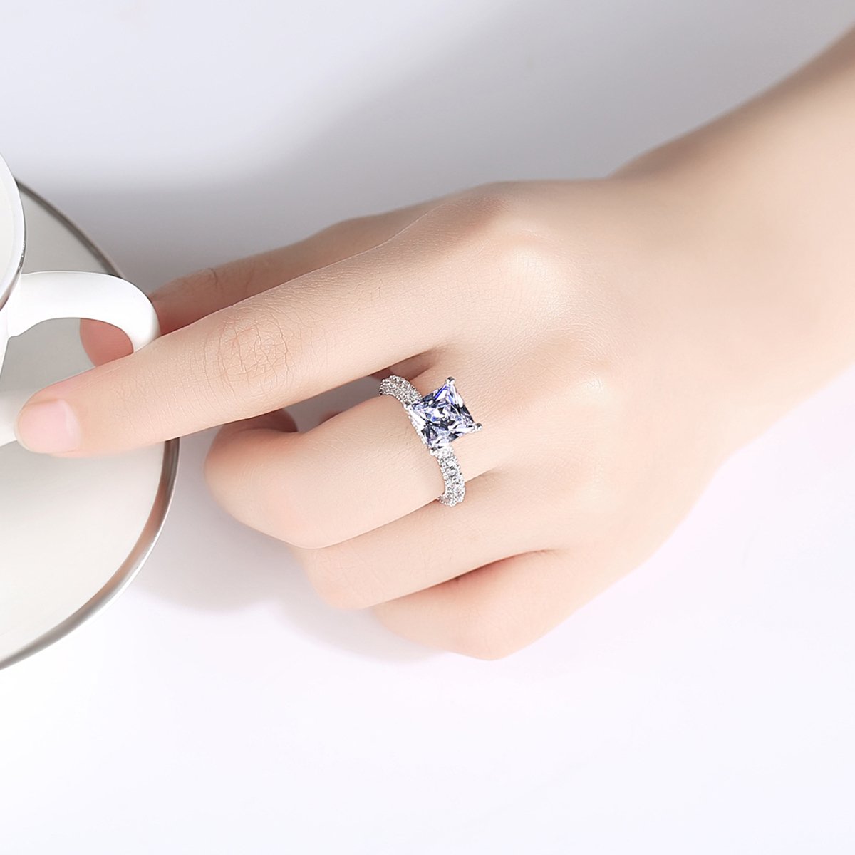 WR498 Silver Luxury Ring for Women — image 3