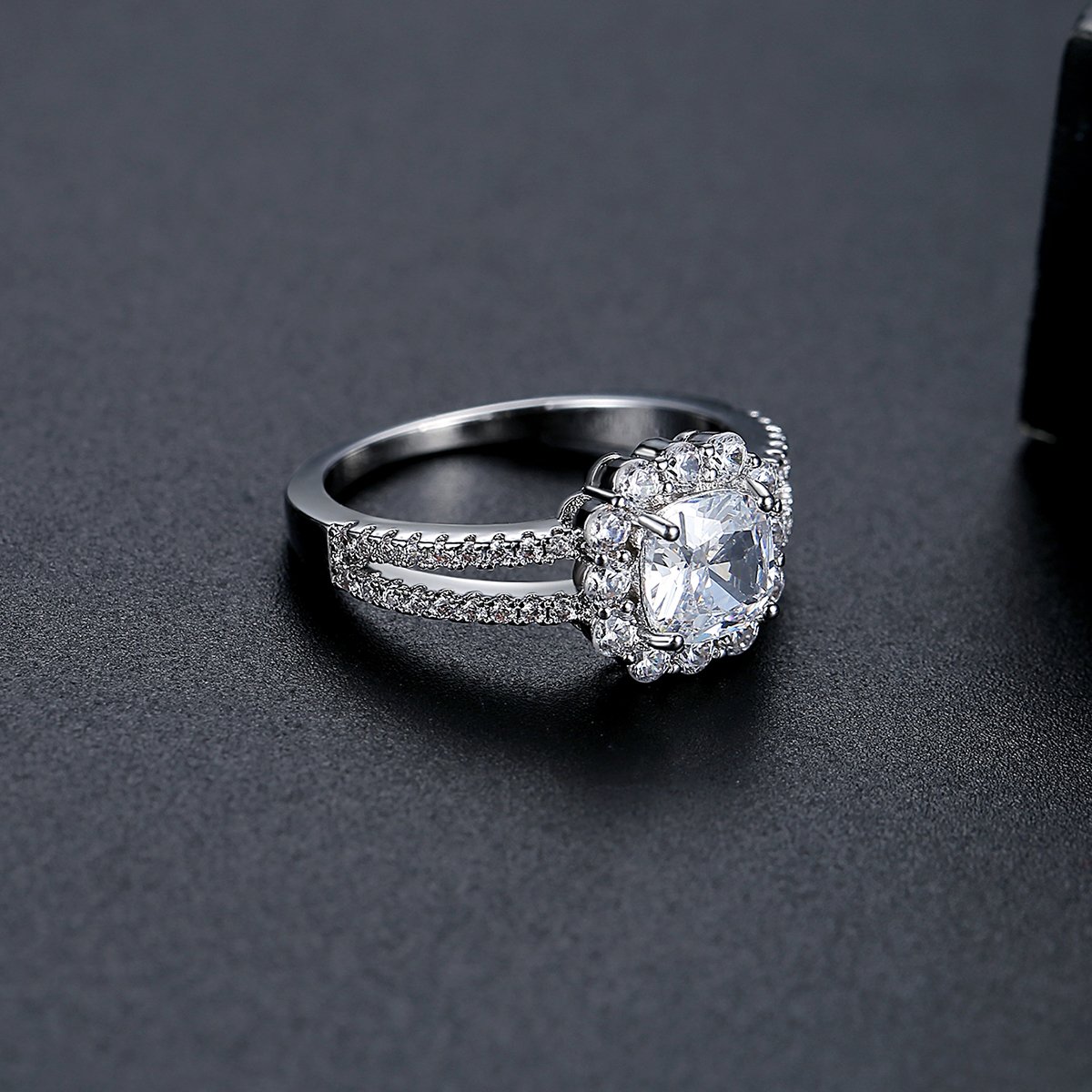 WR507 Silver Luxury Ring for Women — image 4