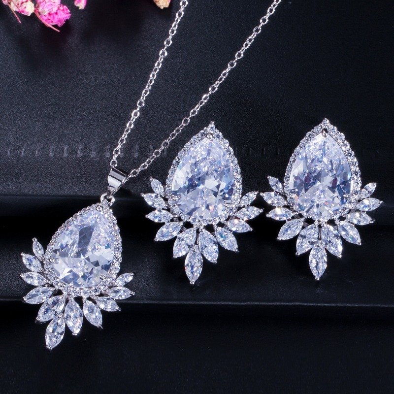 WS209 White Women Set